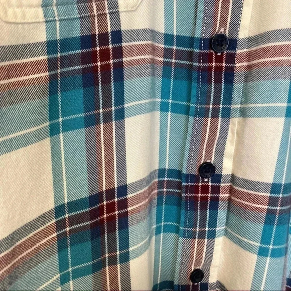 L.L. Bean plaid slightly fitted  organic cotton tencel lyocell blend shirt - Picture 4 of 6